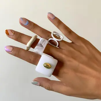 2022 Новый набор геометрических колец для женщин и девочек Квадратные круглые кольца на палец красочные прозрачные смоляные акриловые открытые кольца ювелирные изделия