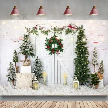 зимний фон бохо белая деревянная дверь маленькая рождественская елка блестящая освещенная фотография фон украшение вечеринки баннер